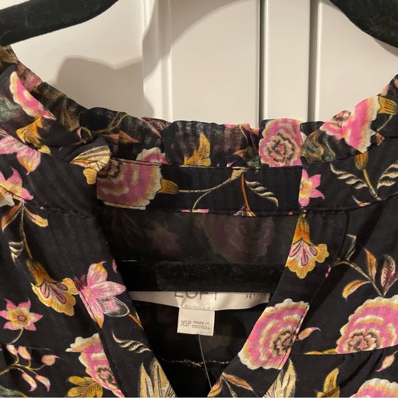 Brand New LOFT blouse - Picture 5 of 8
